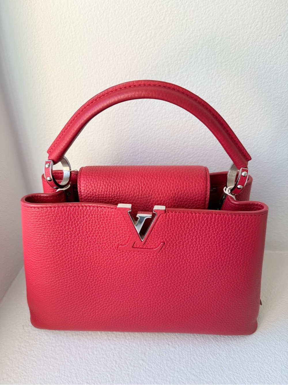 Louis Vuitton Capucines MM Taurillon Leather Red Top Handle Satchel Authentic